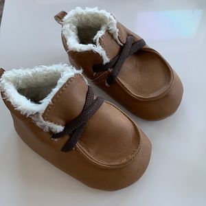 OshKosh Bgosh boys size 3-6 month shoes